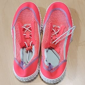 Wonder Nation Pink Mesh Sneakers NWOT Pool Perfect. Girl's 4-5.